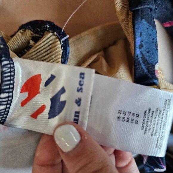 NWT Sun & Sea Women's Floral Curvy Blouson Cross Over One Piece Size 22 - Picture 11 of 16